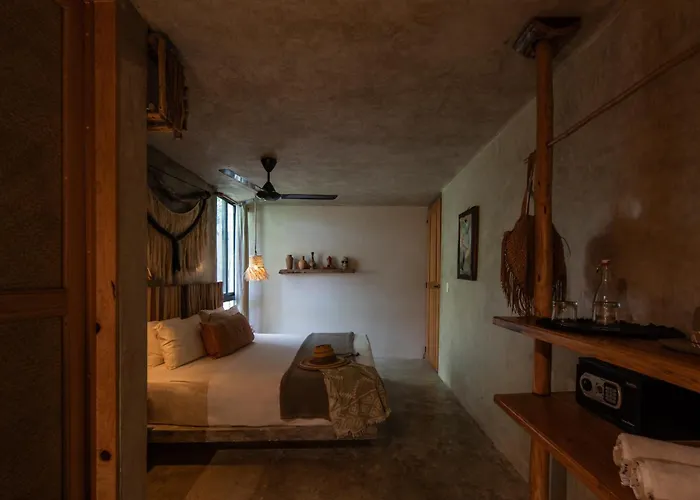 Hotel Casa Coyote 3*