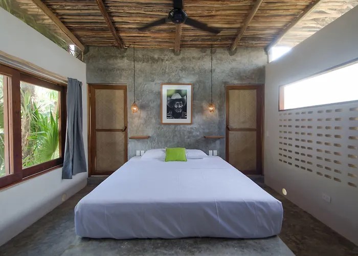Hotel Casa Coyote 3*