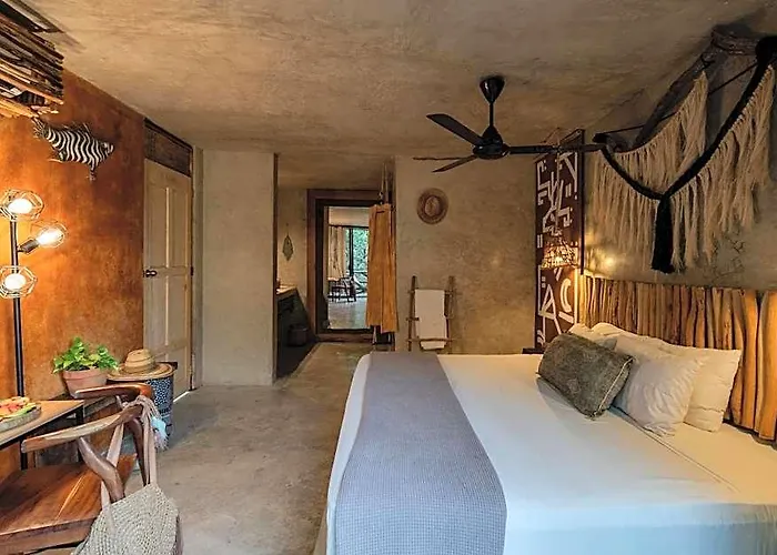 Hotel Casa Coyote 3*